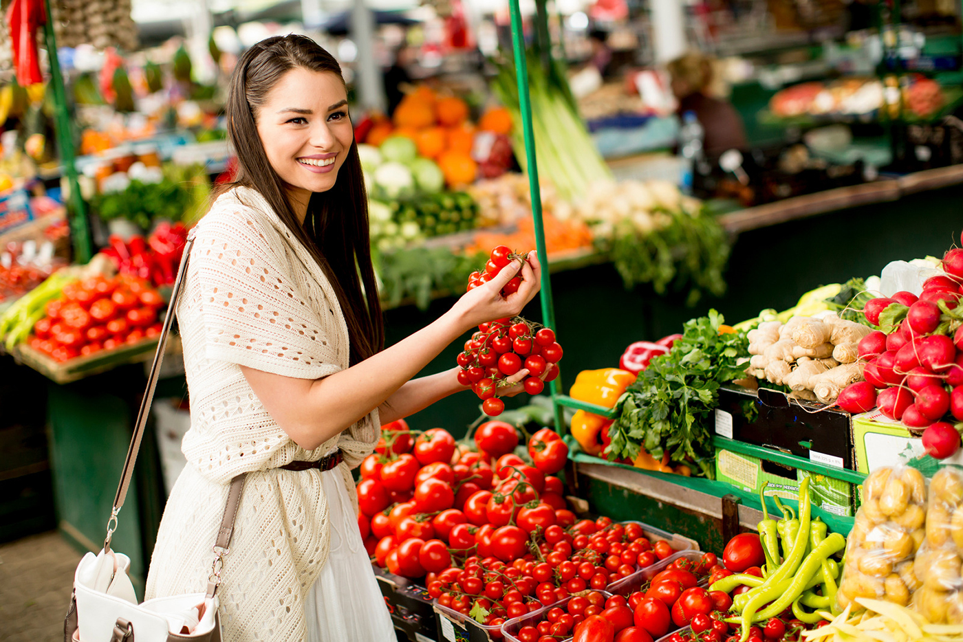 woman shopping at outdoor market